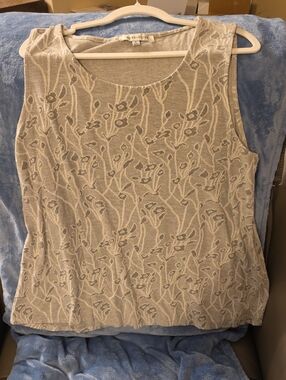 Rose & Olive Light Gray and Beige Floral Sleeveless Top